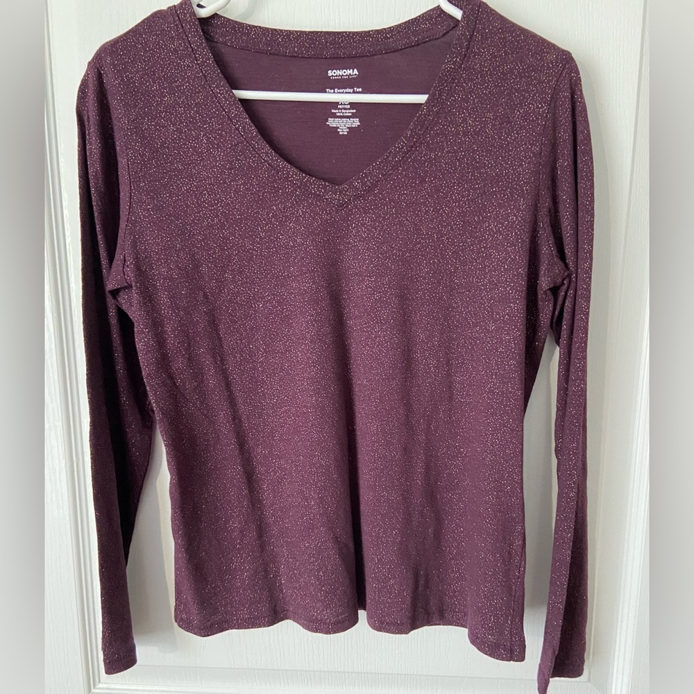 Sonoma- The Everyday Tee Plum with Gold Glitter